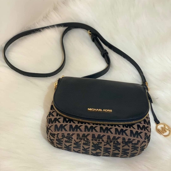 MICHAEL KORS BEDFOLD SMALL FLAP CROSSBODY - Picture 6 of 6